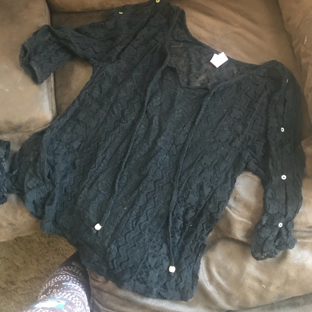 Shirt you wear over a undershirt